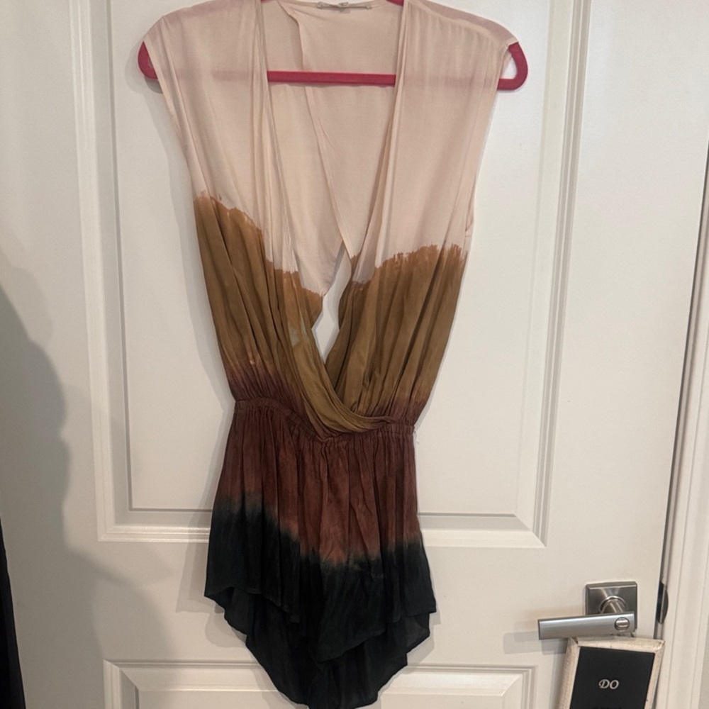 Elegant Ombre Sleeveless Top